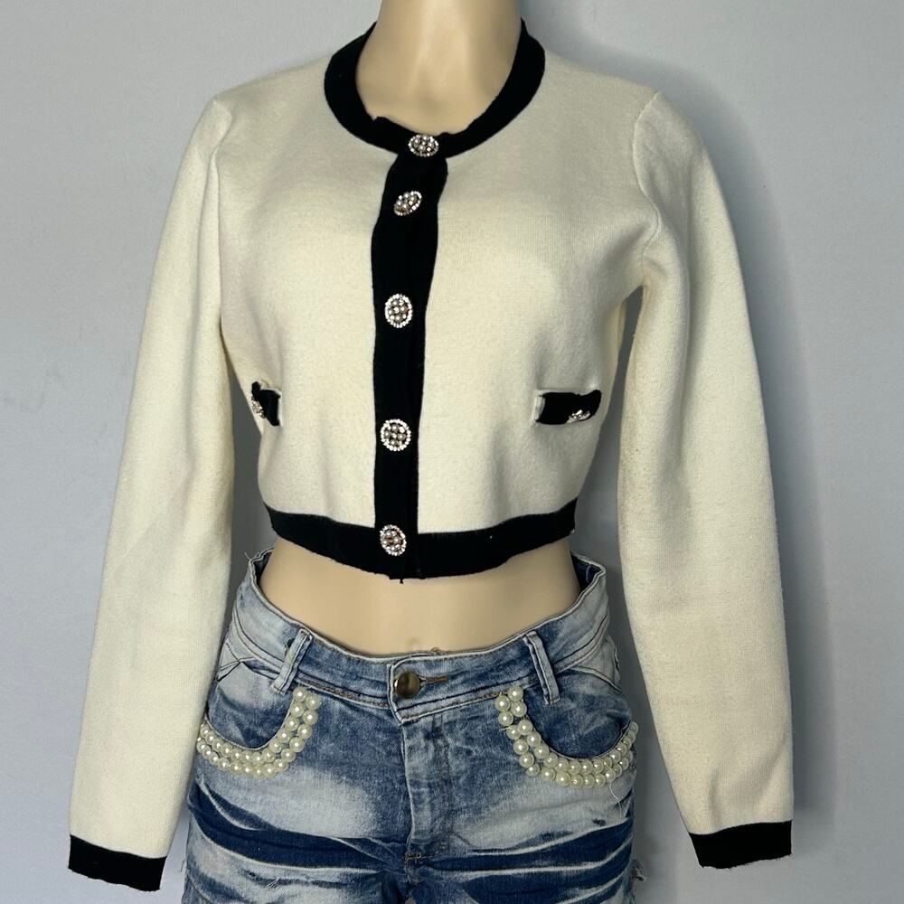 Oscar Street Cropped Cardigan Sweater White Black Contrast Pearl Button Size L